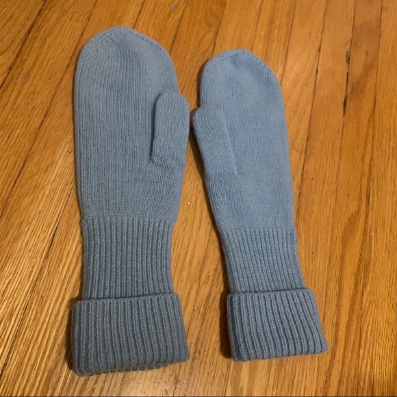 Aritzia Cashmere Mittens - Picture 2 of 3